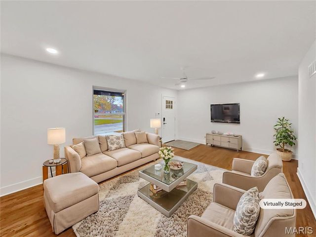 1673 Kingsford Drive, Florissant, MO 63031