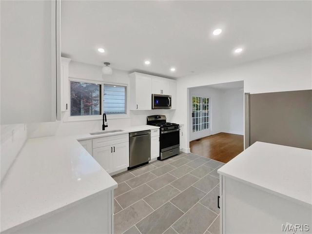 1673 Kingsford Drive, Florissant, MO 63031