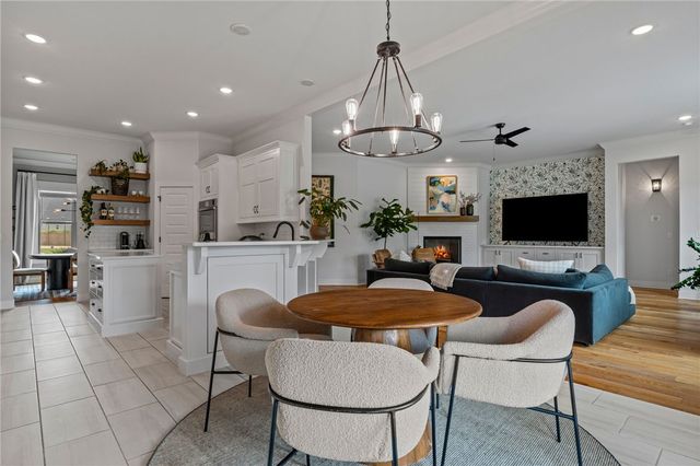 1060 Elizabeth Drive, Bentonville, AR 72713