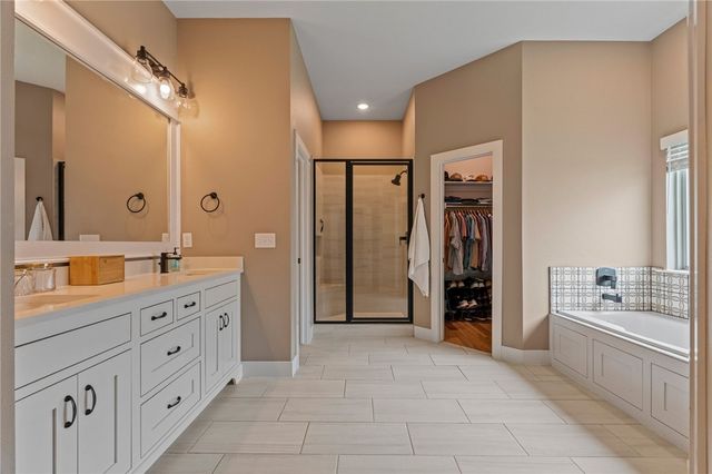 1060 Elizabeth Drive, Bentonville, AR 72713