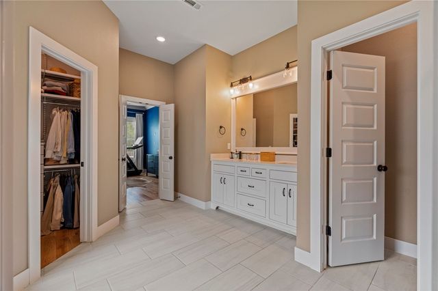1060 Elizabeth Drive, Bentonville, AR 72713