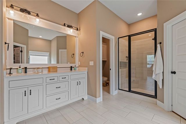 1060 Elizabeth Drive, Bentonville, AR 72713