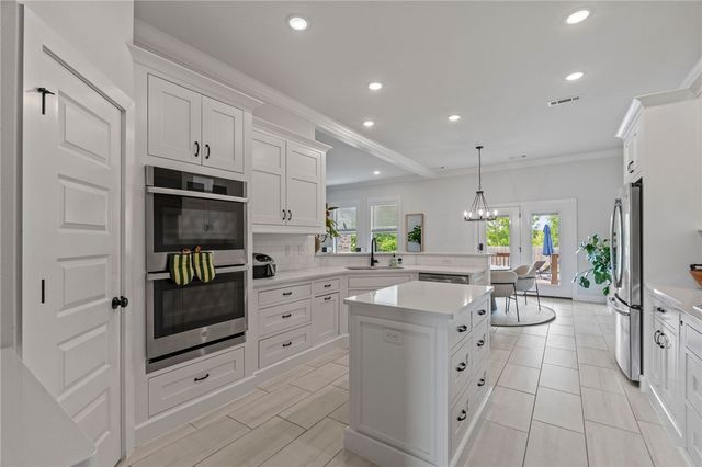 1060 Elizabeth Drive, Bentonville, AR 72713