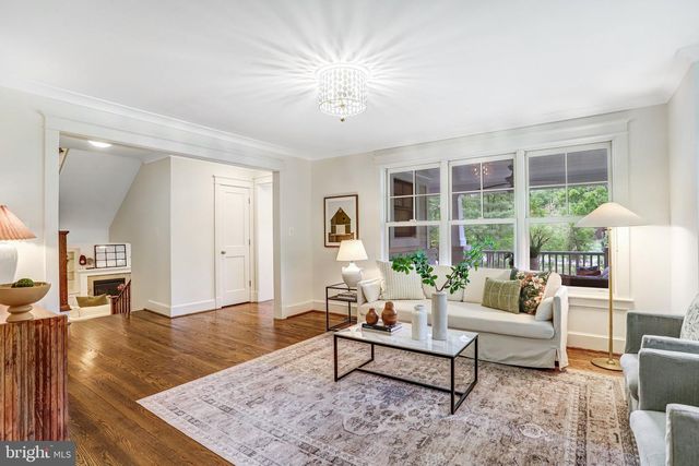 10019 KENSINGTON PKWY, Kensington, MD 20895
