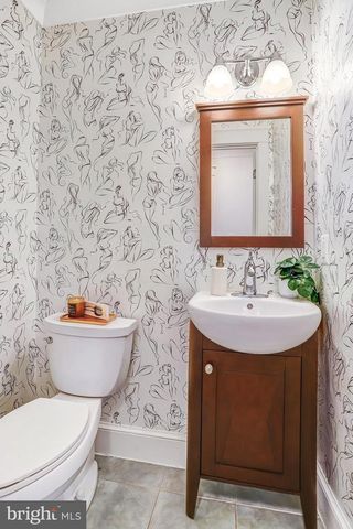 10019 KENSINGTON PKWY, Kensington, MD 20895