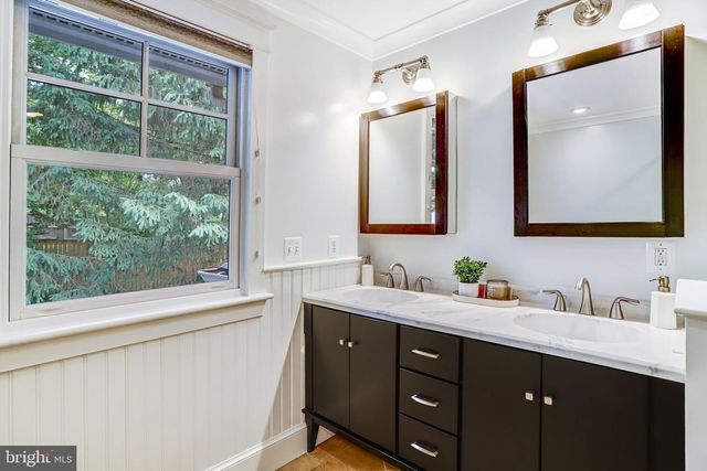 10019 KENSINGTON PKWY, Kensington, MD 20895