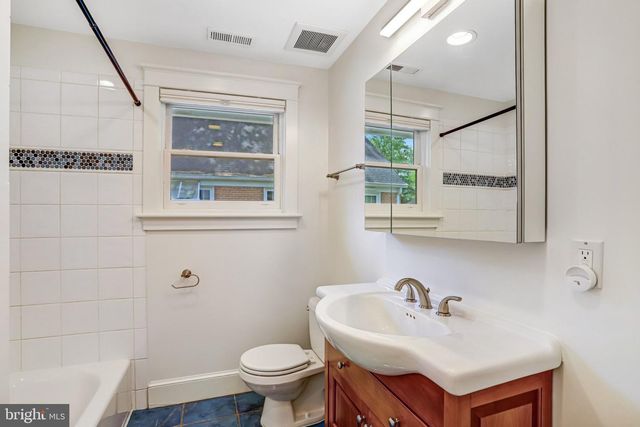 10019 KENSINGTON PKWY, Kensington, MD 20895