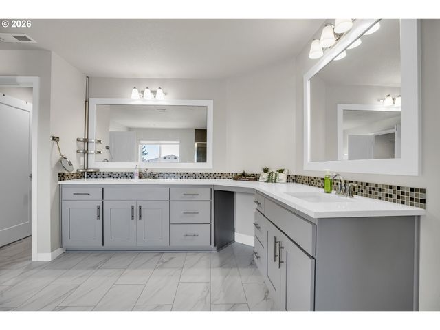 9908 Sw 173RD Ave, Beaverton, OR 97007
