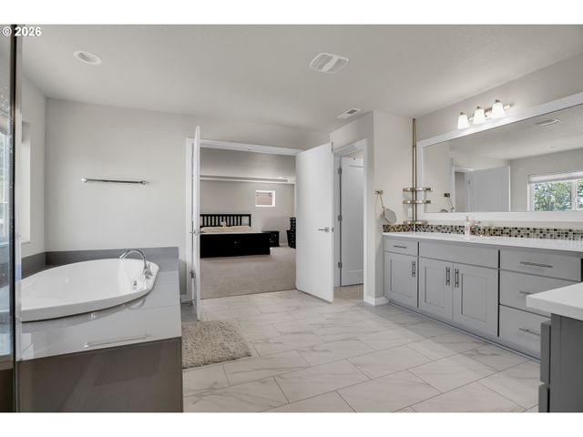 9908 Sw 173RD Ave, Beaverton, OR 97007