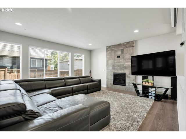 9908 Sw 173RD Ave, Beaverton, OR 97007