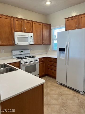 3105 KINGBIRD Drive, North Las Vegas, NV 89084