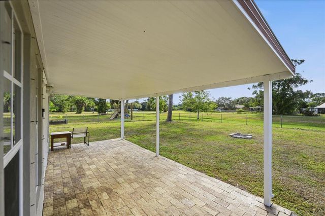 1969 SE Redwing Circle, Port St. Lucie, FL 34952
