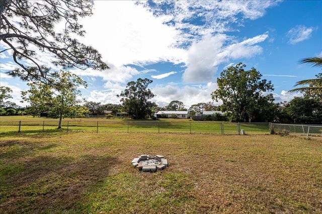 1969 SE Redwing Circle, Port St. Lucie, FL 34952