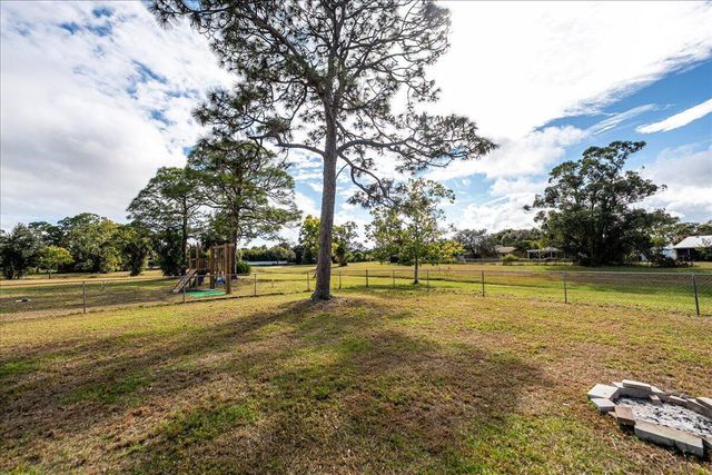 1969 SE Redwing Circle, Port St. Lucie, FL 34952