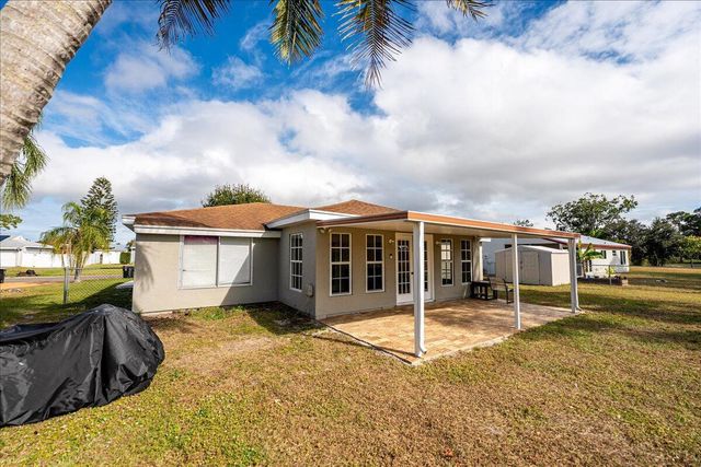 1969 SE Redwing Circle, Port St. Lucie, FL 34952