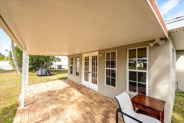 1969 SE Redwing Circle, Port St. Lucie, FL 34952