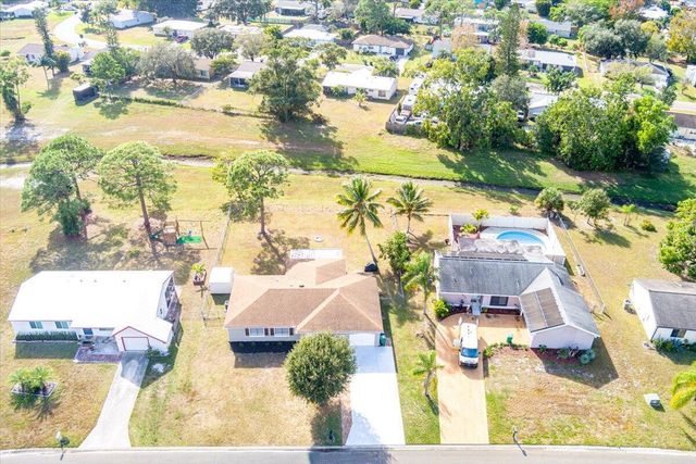 1969 SE Redwing Circle, Port St. Lucie, FL 34952