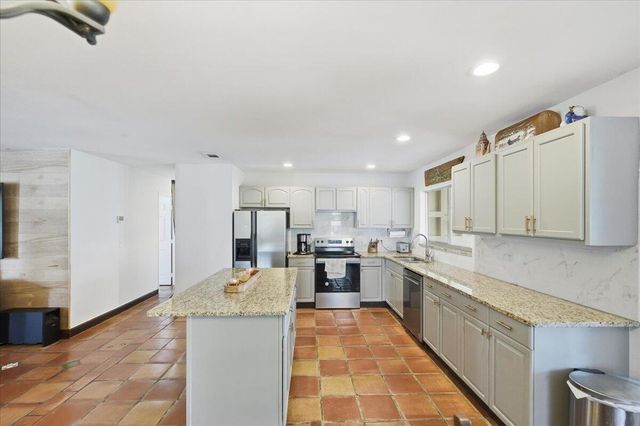 1969 SE Redwing Circle, Port St. Lucie, FL 34952
