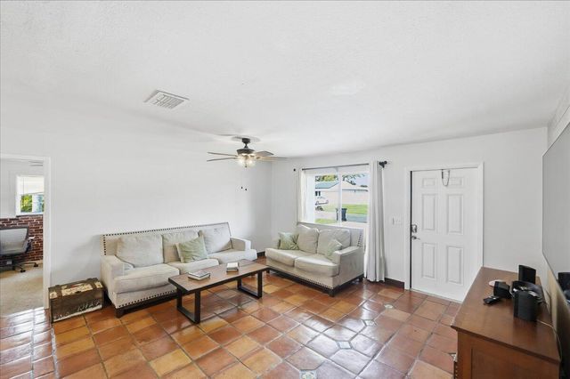 1969 SE Redwing Circle, Port St. Lucie, FL 34952