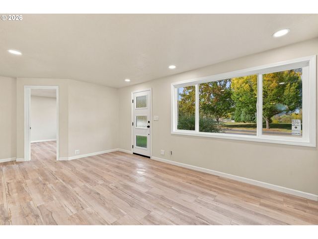 2845 HILYARD St, Eugene, OR 97405
