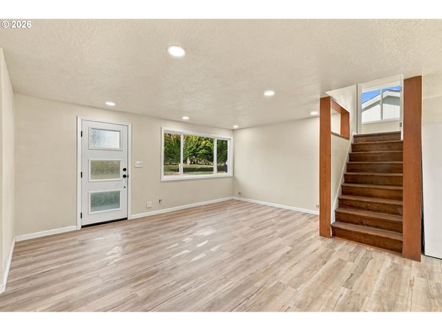 2845 HILYARD St, Eugene, OR 97405