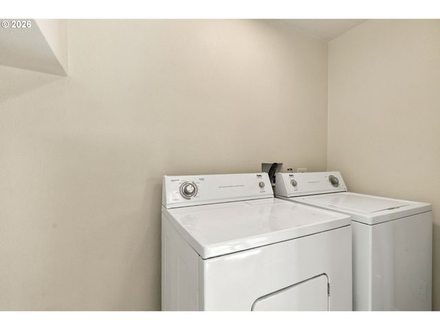 2845 HILYARD St, Eugene, OR 97405