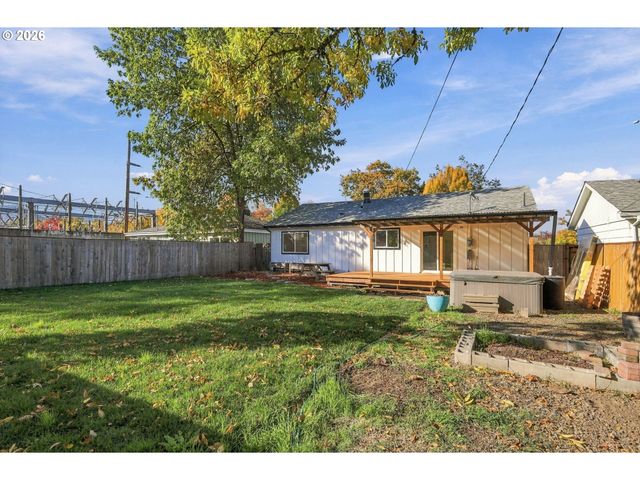 2845 HILYARD St, Eugene, OR 97405