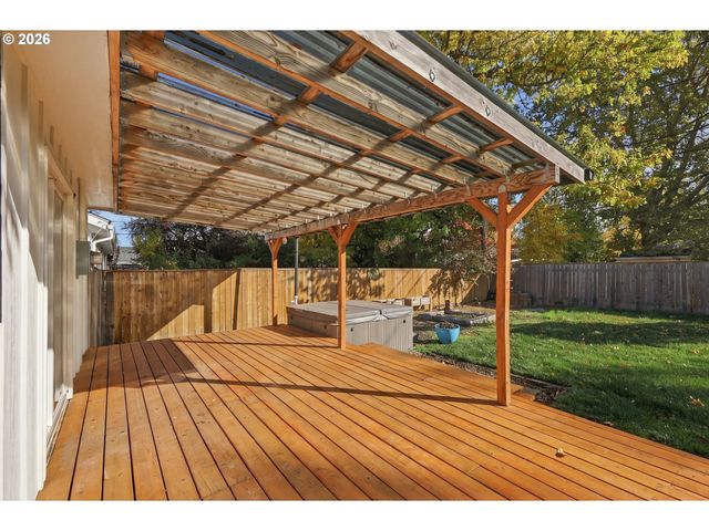 2845 HILYARD St, Eugene, OR 97405