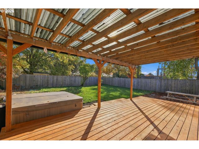 2845 HILYARD St, Eugene, OR 97405