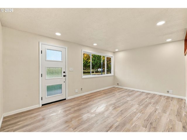 2845 HILYARD St, Eugene, OR 97405