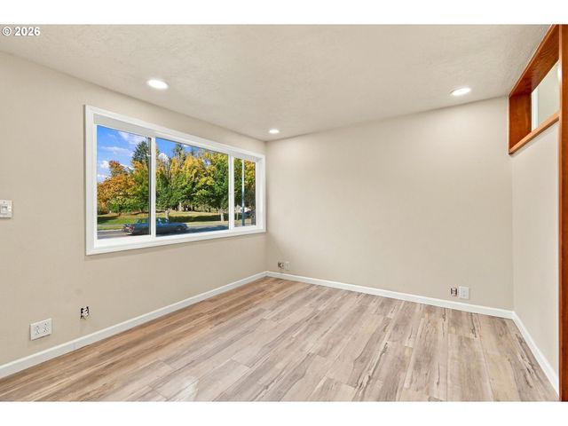 2845 HILYARD St, Eugene, OR 97405