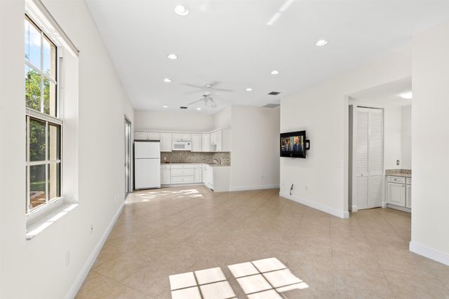 6071 NW 69th Way, Parkland, FL 33067