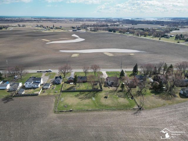 9117 S Dixie Highway, Erie Twp, MI 48133