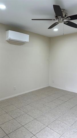 1231 N Lbj DR 9, San Marcos, TX 78666