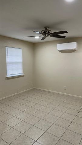 1231 N Lbj DR 9, San Marcos, TX 78666
