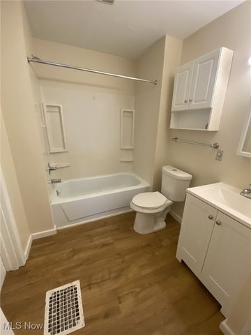 3322 Daisy Avenue, Cleveland, OH 44109