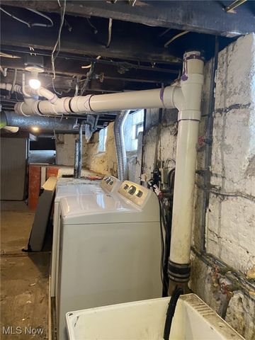 3322 Daisy Avenue, Cleveland, OH 44109