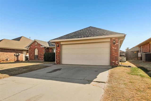 1732 SW 31st Street, Moore, OK 73160