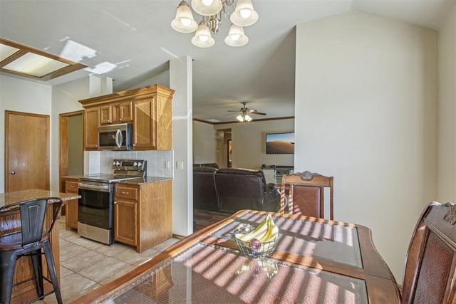 1732 SW 31st Street, Moore, OK 73160