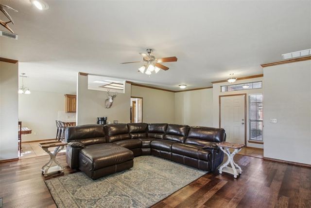 1732 SW 31st Street, Moore, OK 73160