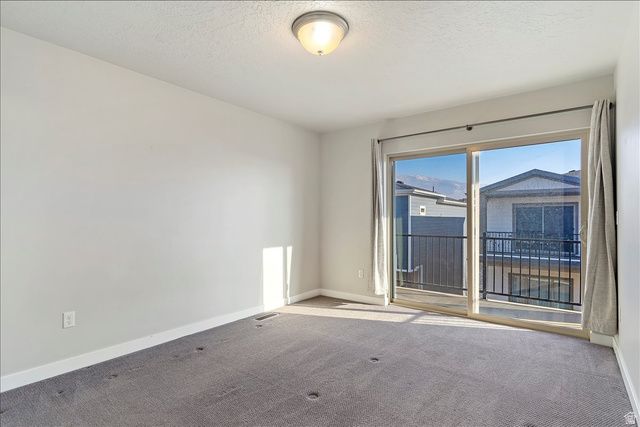 87 N RIO GRAND AVE, Farmington, UT 84025