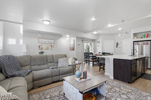 87 N RIO GRAND AVE, Farmington, UT 84025