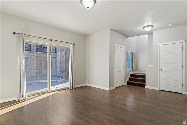 87 N RIO GRAND AVE, Farmington, UT 84025