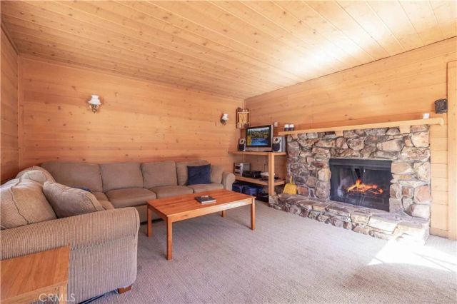 269 Imperial, Sugarloaf, CA 92386