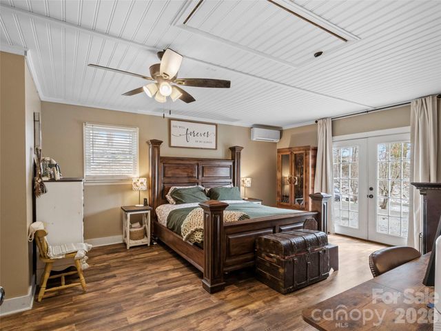 101 Hunters Ridge Road, Burnsville, NC 28714
