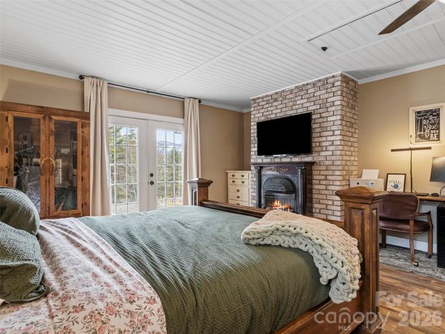 101 Hunters Ridge Road, Burnsville, NC 28714