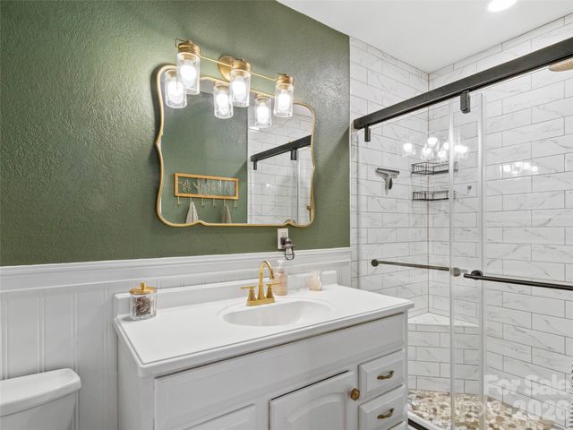 101 Hunters Ridge Road, Burnsville, NC 28714