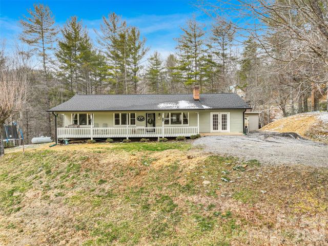 101 Hunters Ridge Road, Burnsville, NC 28714