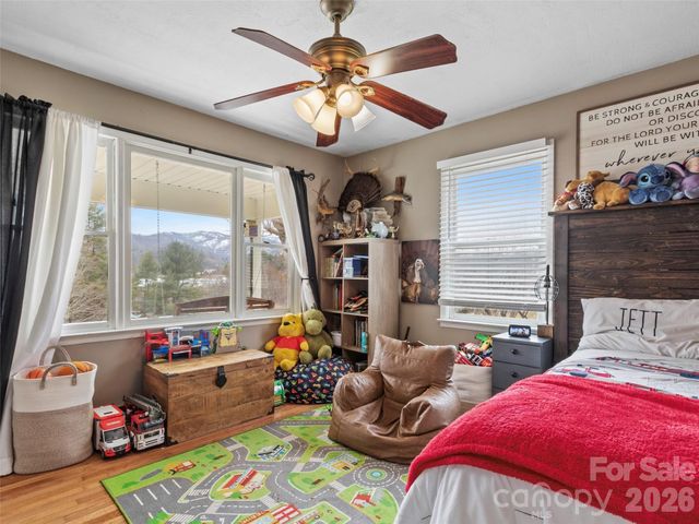 101 Hunters Ridge Road, Burnsville, NC 28714