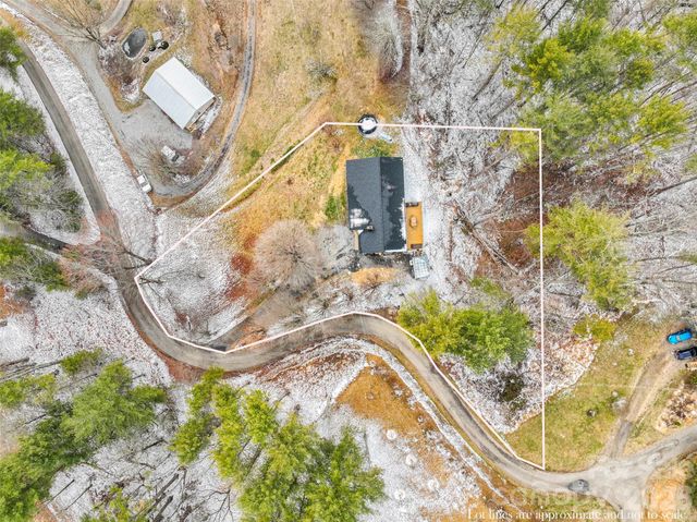 101 Hunters Ridge Road, Burnsville, NC 28714
